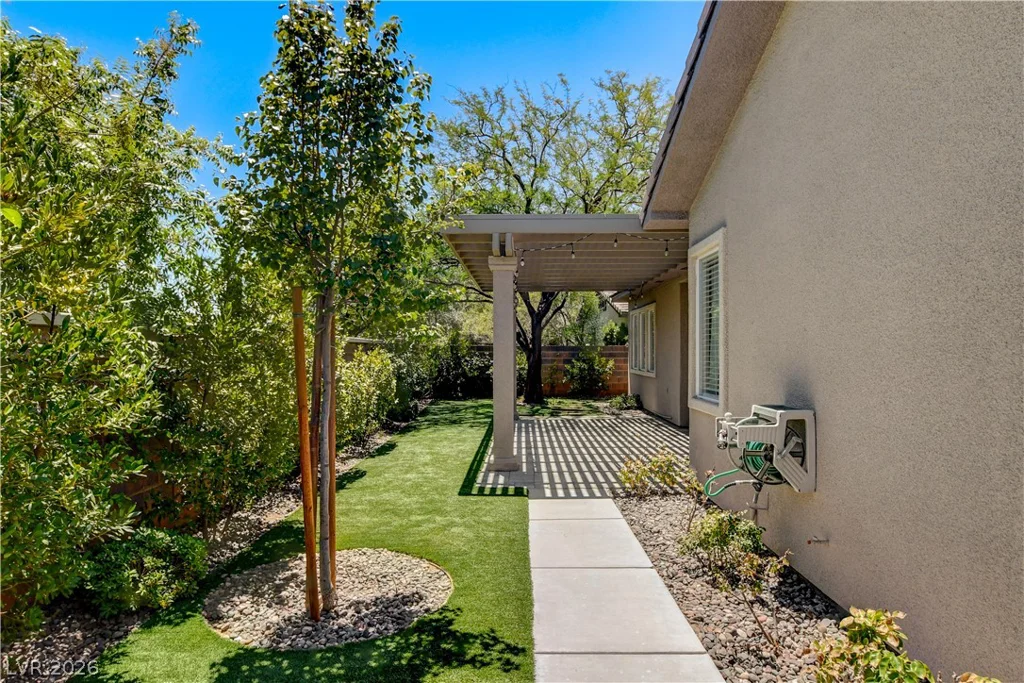 3374 Garden Shower, Las Vegas, NV 89135