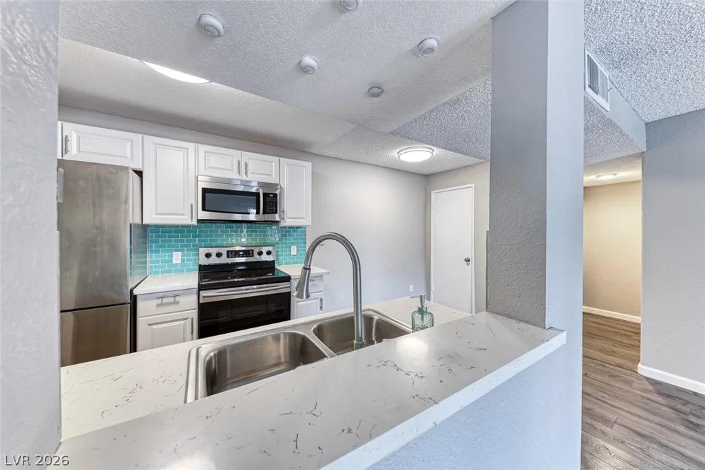 211 Mission Laguna, Las Vegas, NV 89107