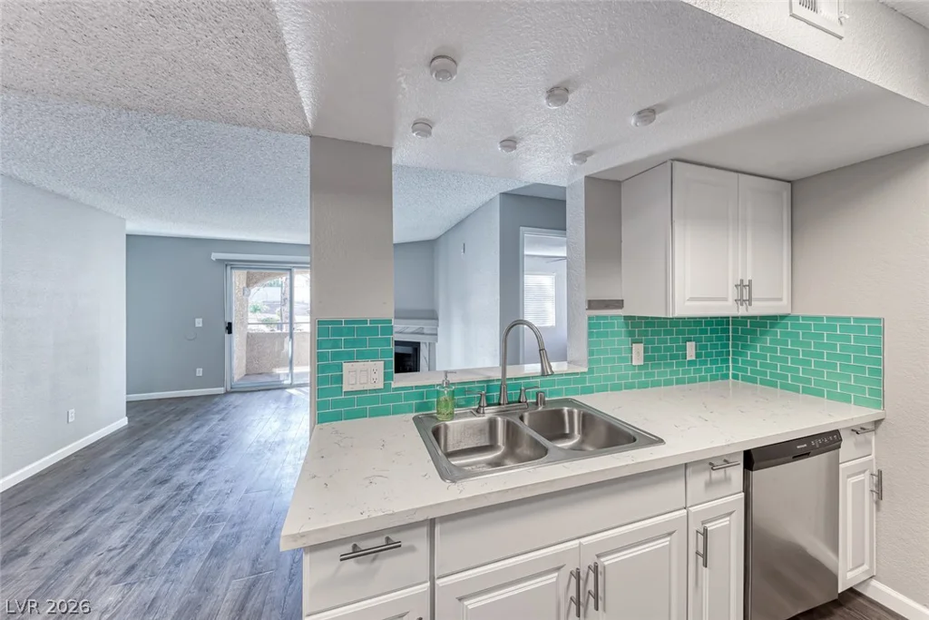 211 Mission Laguna, Las Vegas, NV 89107