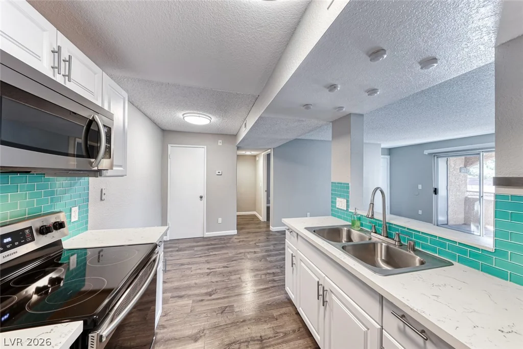 211 Mission Laguna, Las Vegas, NV 89107