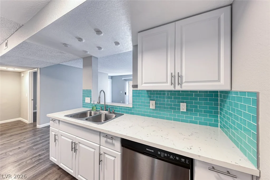 211 Mission Laguna, Las Vegas, NV 89107