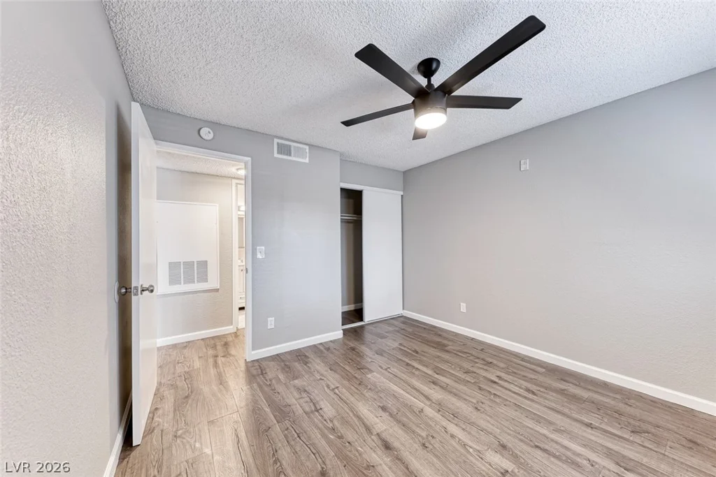 211 Mission Laguna, Las Vegas, NV 89107
