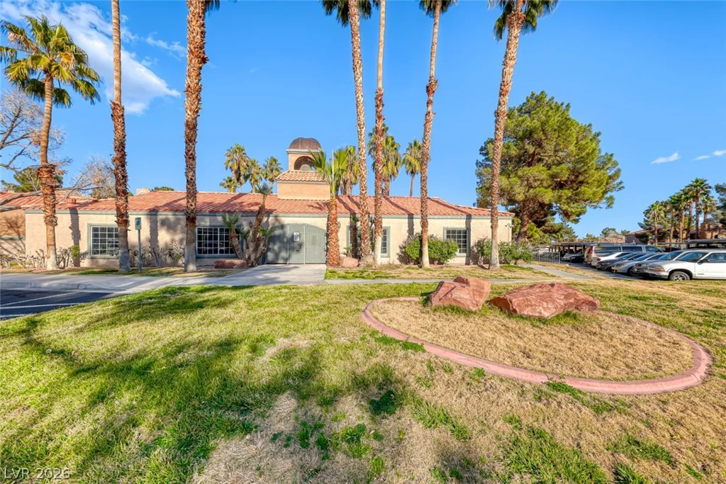 211 Mission Laguna, Las Vegas, NV 89107