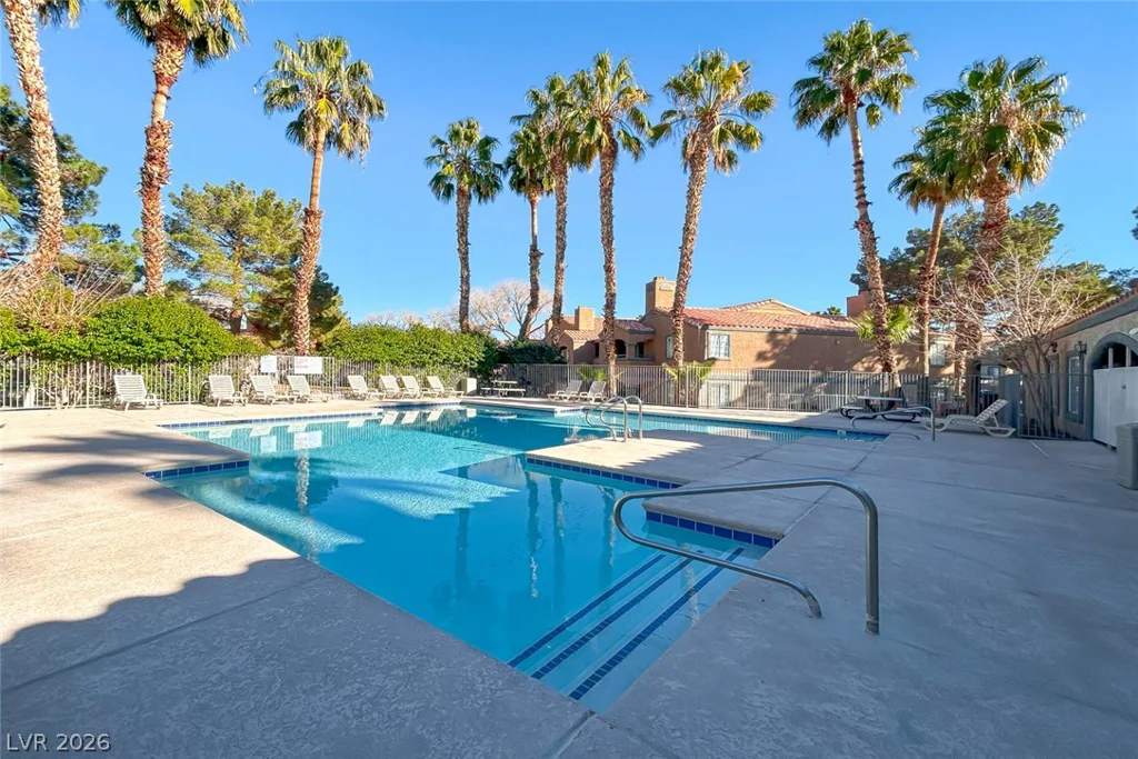 211 Mission Laguna, Las Vegas, NV 89107