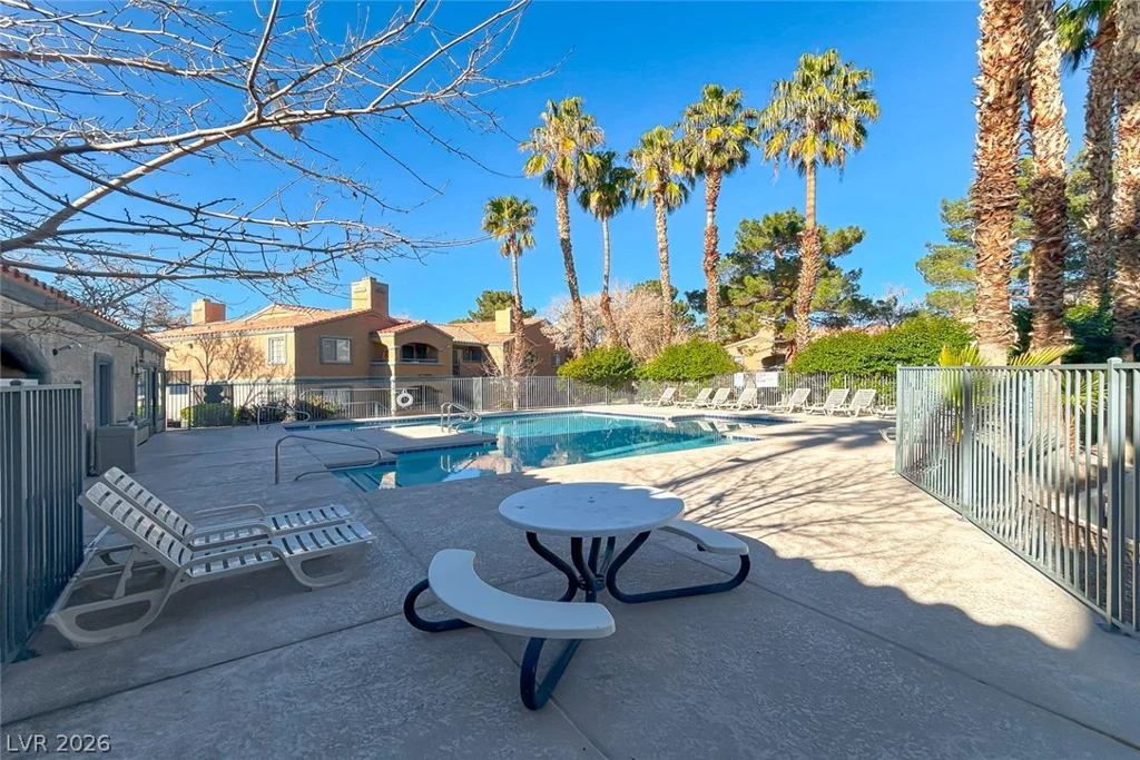 211 Mission Laguna, Las Vegas, NV 89107