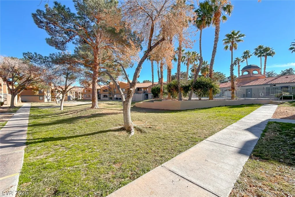 211 Mission Laguna, Las Vegas, NV 89107