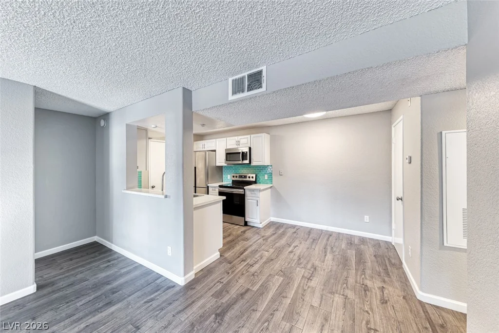 211 Mission Laguna, Las Vegas, NV 89107
