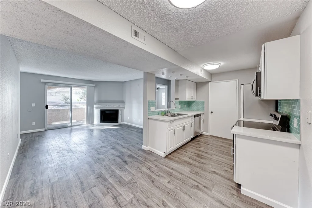 211 Mission Laguna, Las Vegas, NV 89107