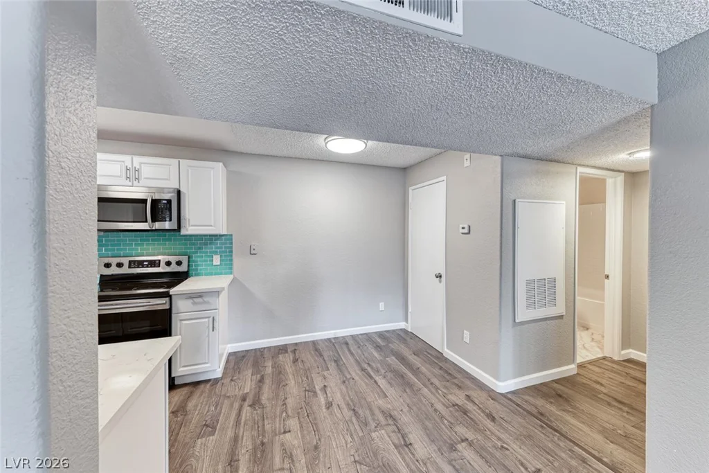 211 Mission Laguna, Las Vegas, NV 89107