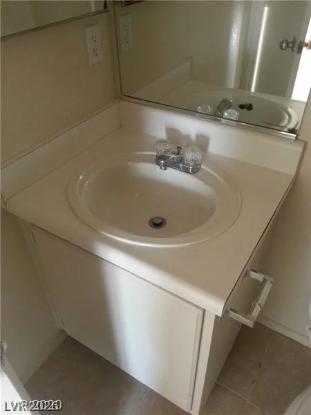 2301 Shady Hill, Las Vegas, NV 89106