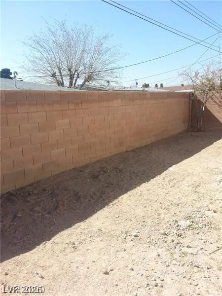 2301 Shady Hill, Las Vegas, NV 89106
