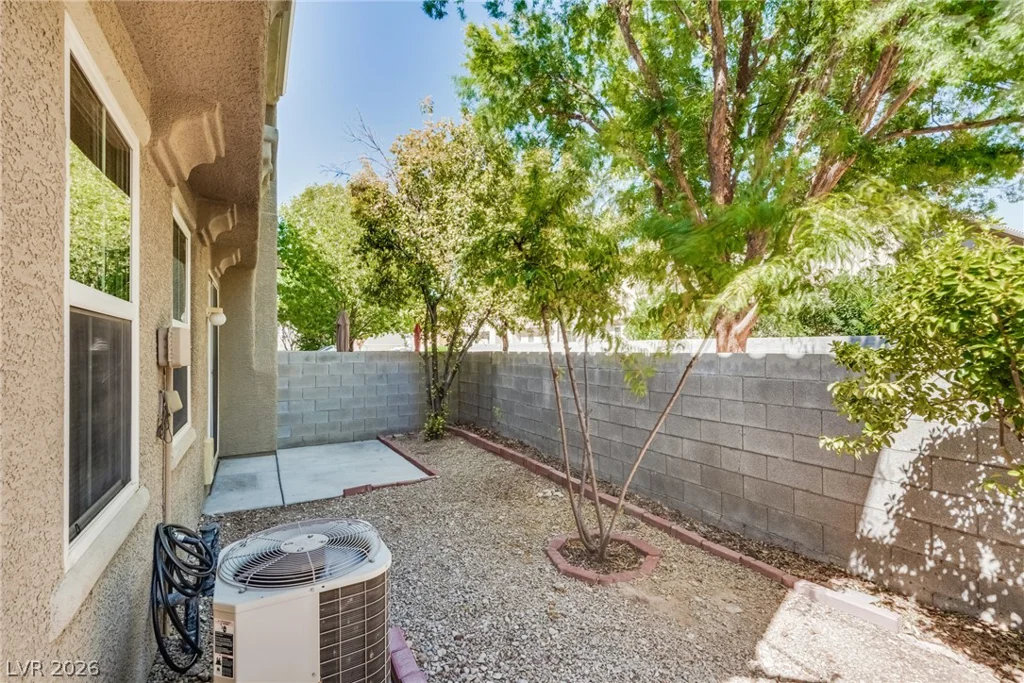 3924 Lazy Pine, Las Vegas, NV 89108