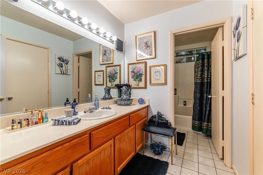 5736 Willowcreek, North Las Vegas, NV 89031