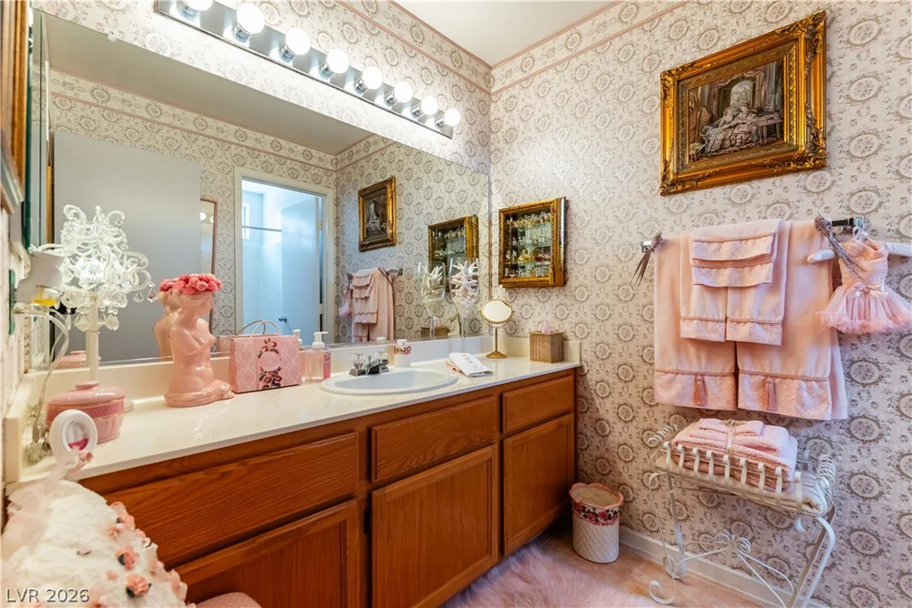 5736 Willowcreek, North Las Vegas, NV 89031