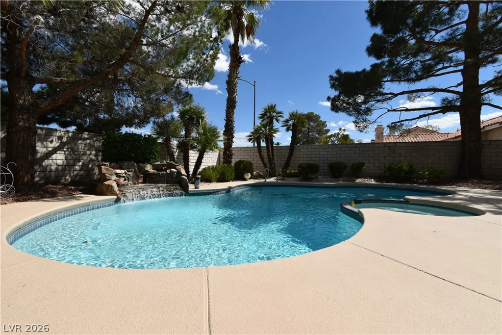 5736 Willowcreek, North Las Vegas, NV 89031