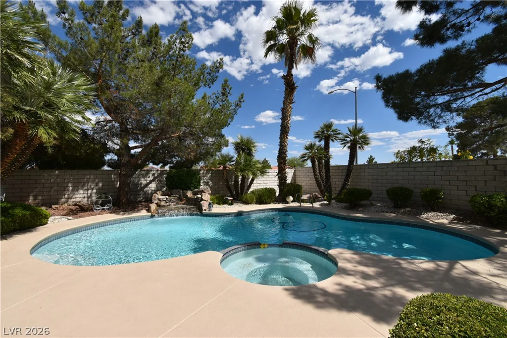 5736 Willowcreek, North Las Vegas, NV 89031