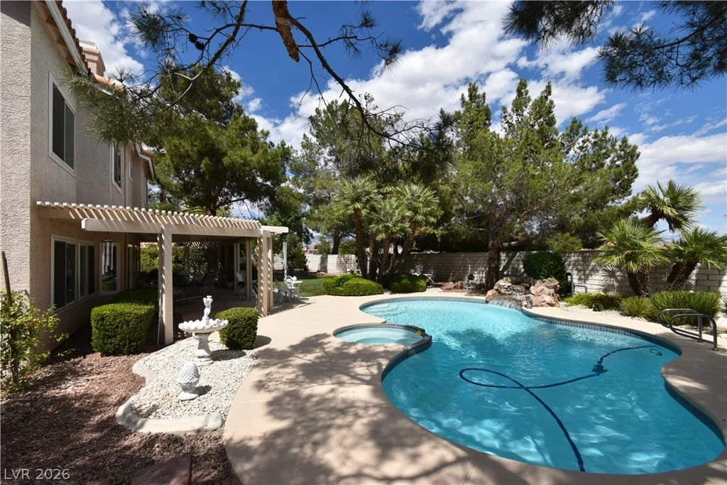 5736 Willowcreek, North Las Vegas, NV 89031