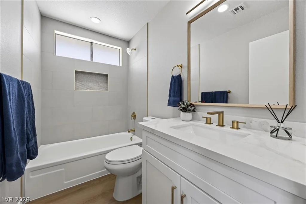 3842 Higley, Las Vegas, NV 89103