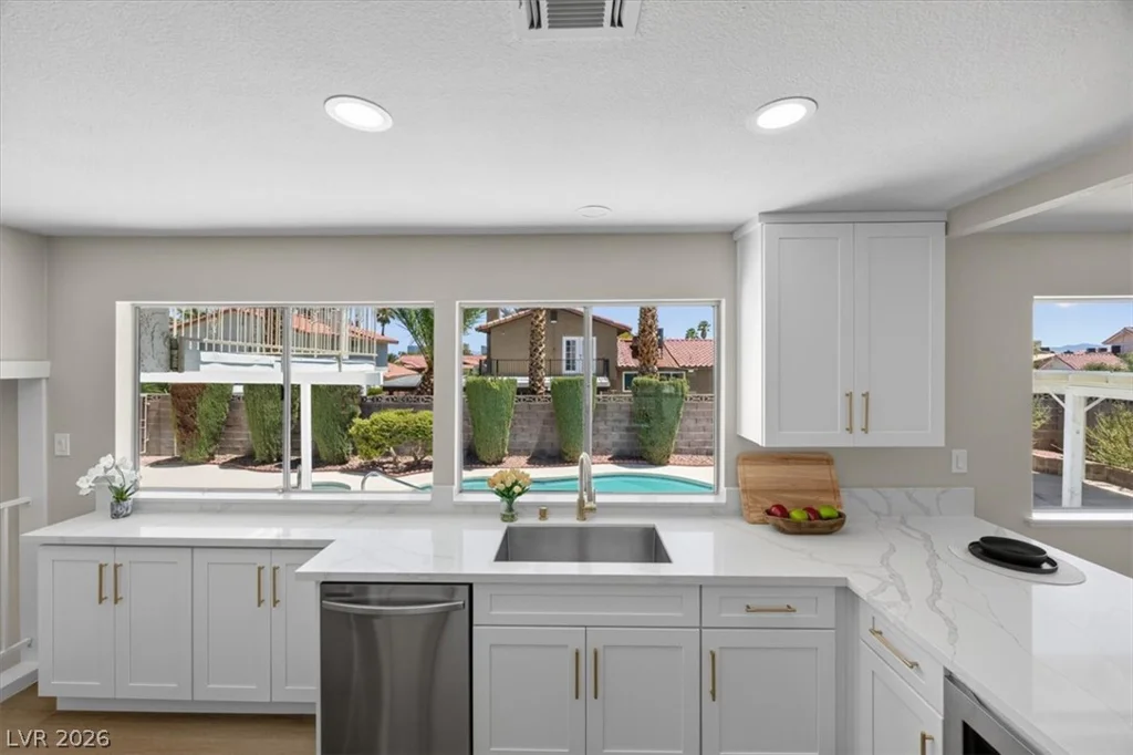 3842 Higley, Las Vegas, NV 89103