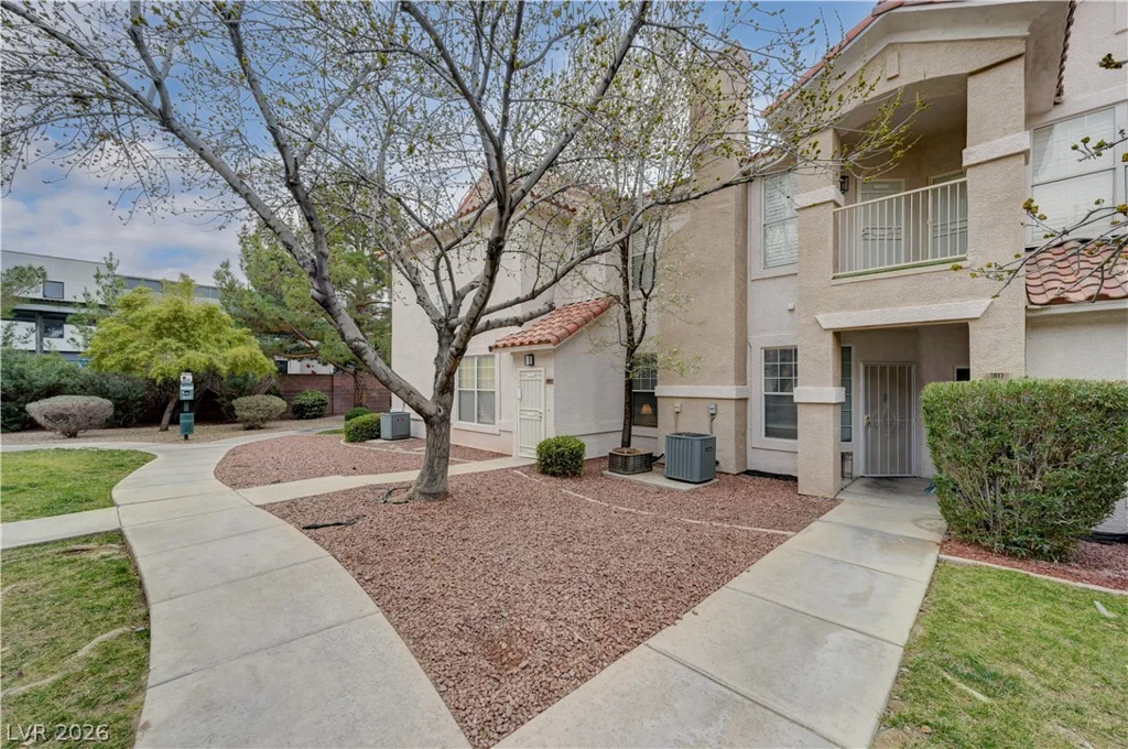 8555 Russell, Las Vegas, NV 89113