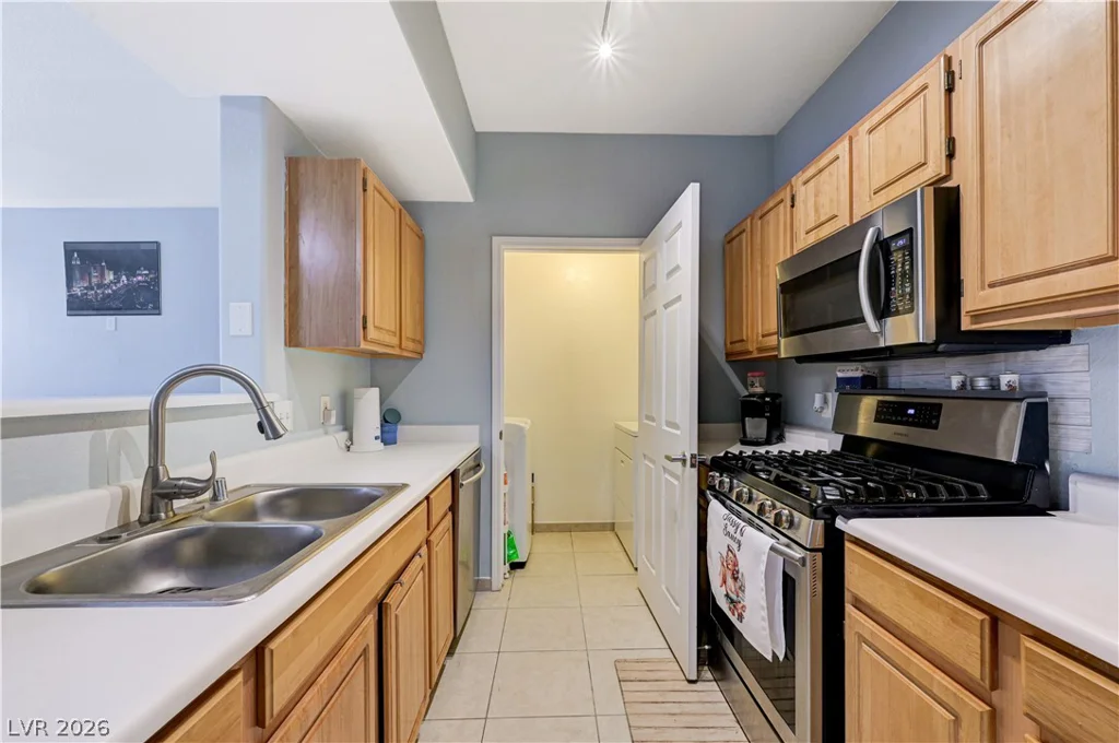 8555 Russell, Las Vegas, NV 89113
