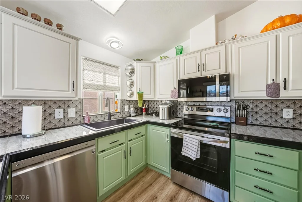 221 Montecito, Pahrump, NV 89048