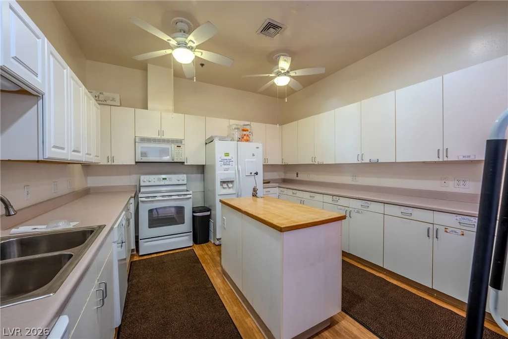 221 Montecito, Pahrump, NV 89048