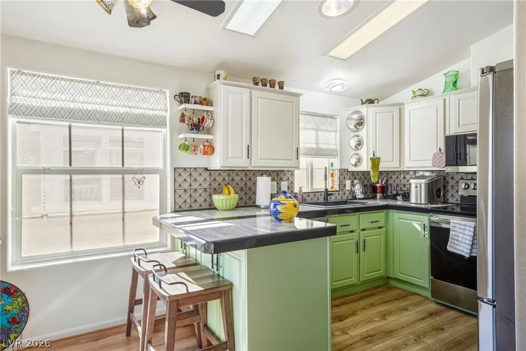 221 Montecito, Pahrump, NV 89048