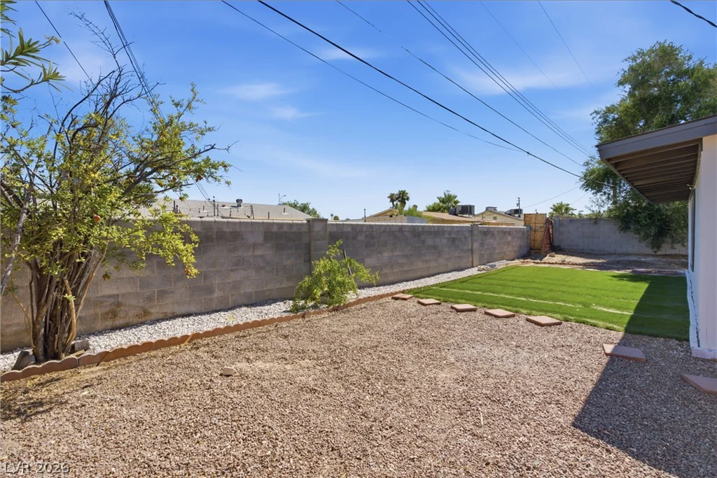 2000 Constantine, Las Vegas, NV 89101