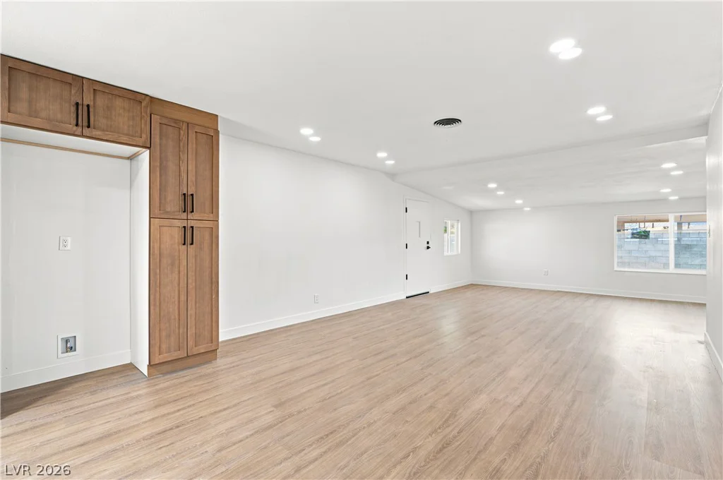 2000 Constantine, Las Vegas, NV 89101