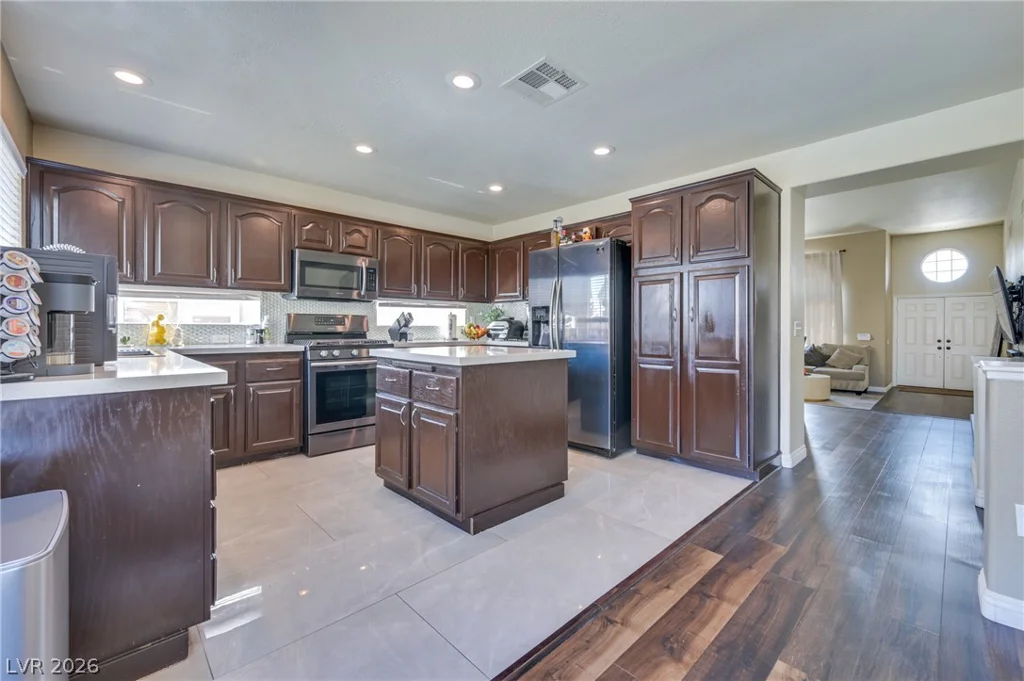 1536 Orchard Valley, Las Vegas, NV 89142