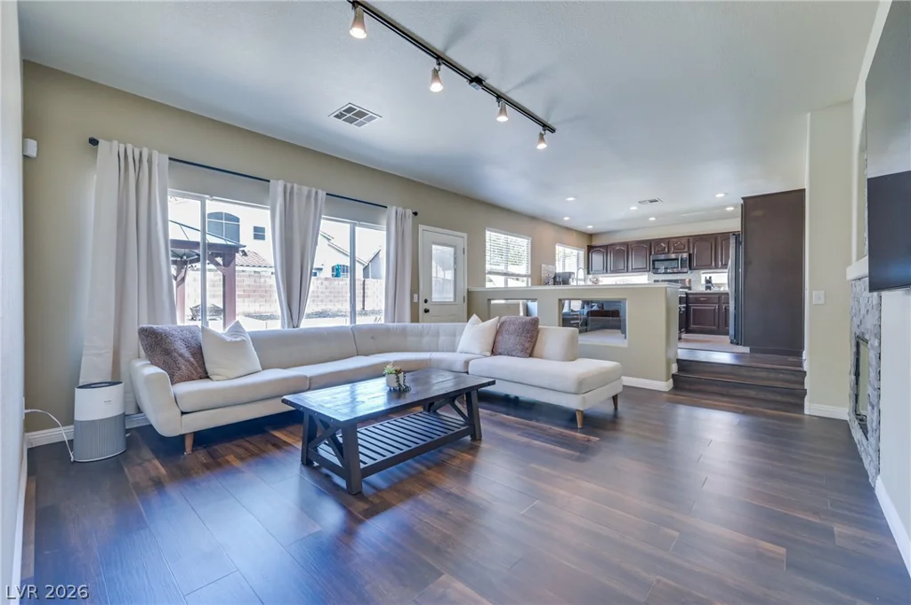 1536 Orchard Valley, Las Vegas, NV 89142