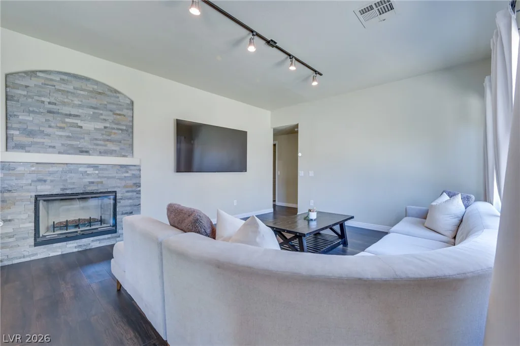 1536 Orchard Valley, Las Vegas, NV 89142
