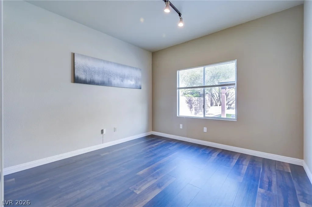 1536 Orchard Valley, Las Vegas, NV 89142