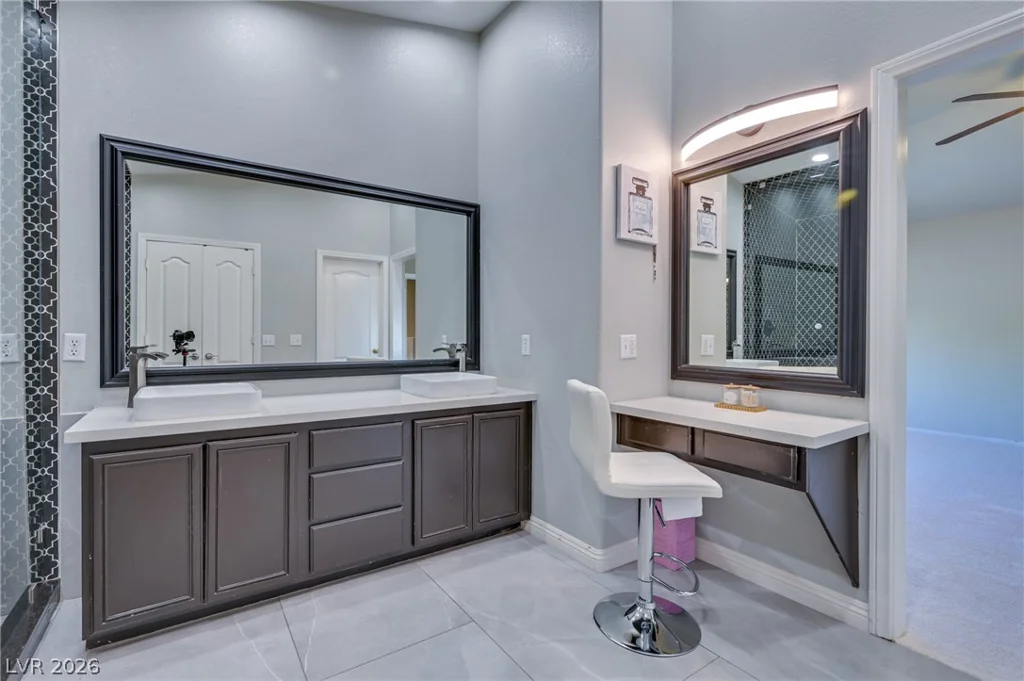1536 Orchard Valley, Las Vegas, NV 89142