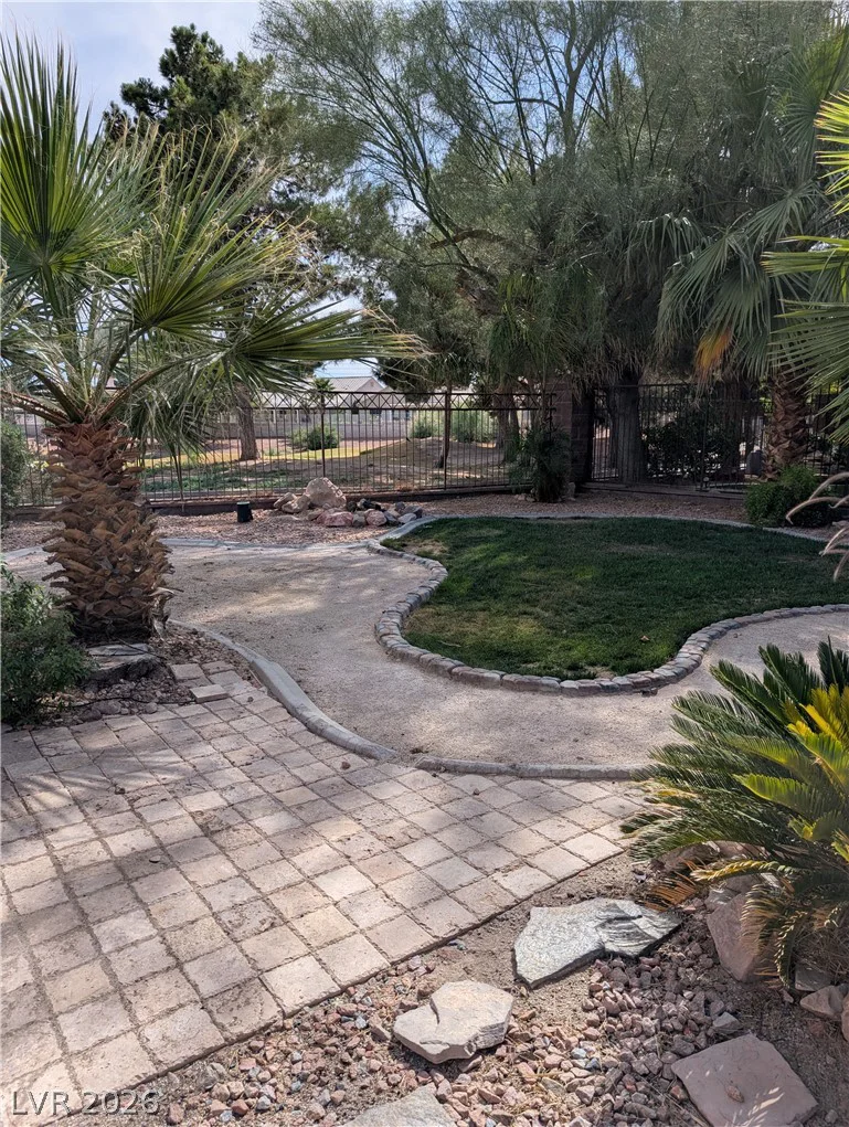 5439 Golden Leaf, Las Vegas, NV 89122
