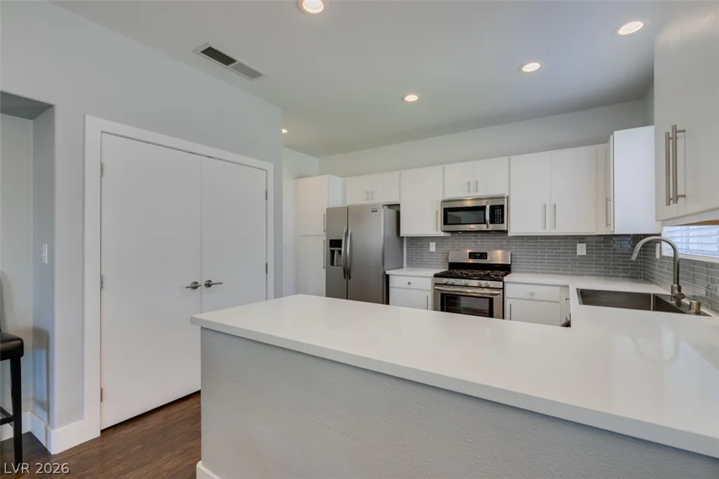 1013 Corsica, Las Vegas, NV 89144