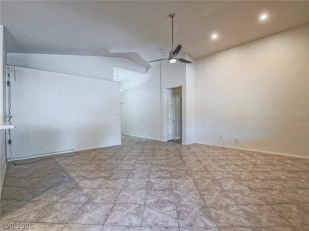 3695 Waynesvill, Las Vegas, NV 89122