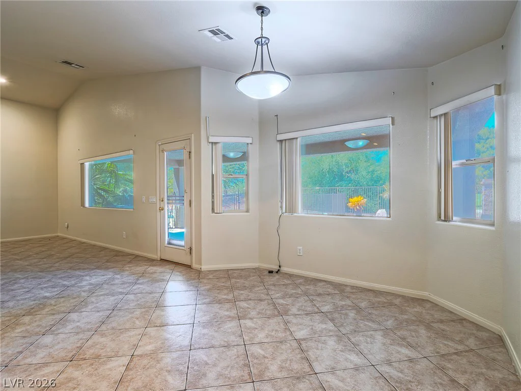 3695 Waynesvill, Las Vegas, NV 89122