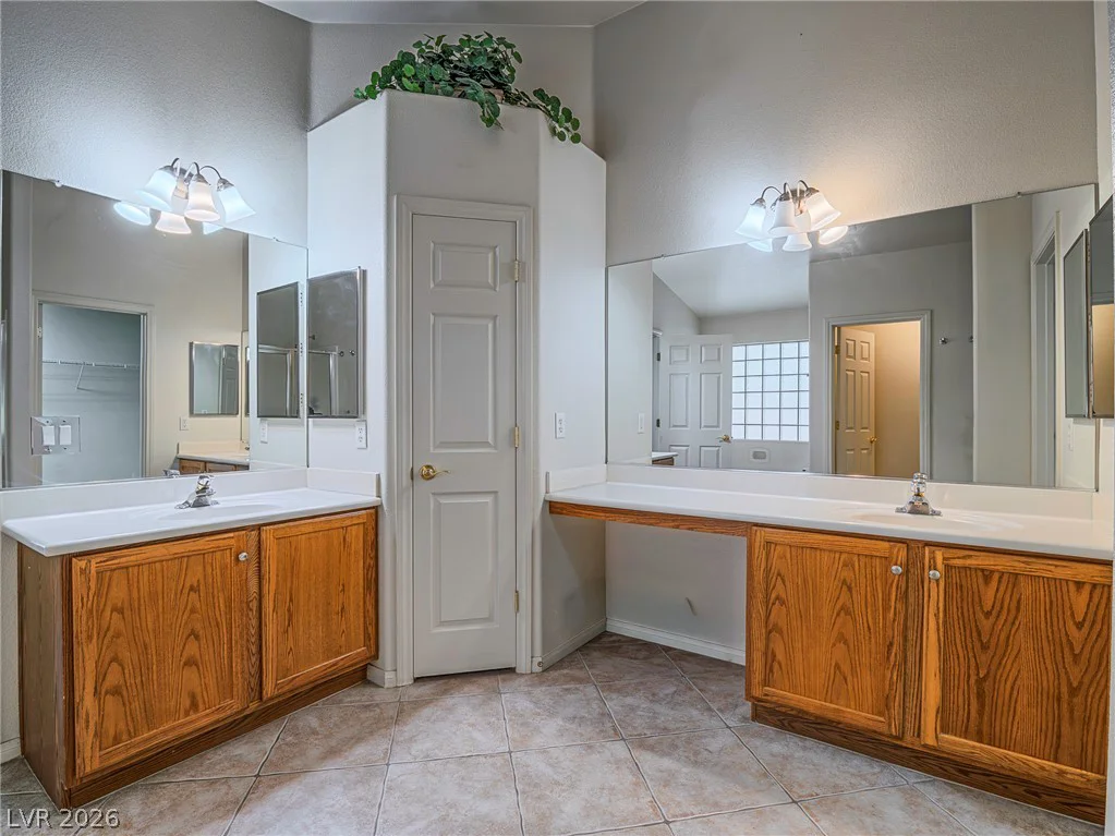 3695 Waynesvill, Las Vegas, NV 89122