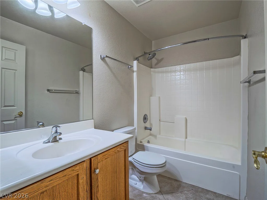 3695 Waynesvill, Las Vegas, NV 89122