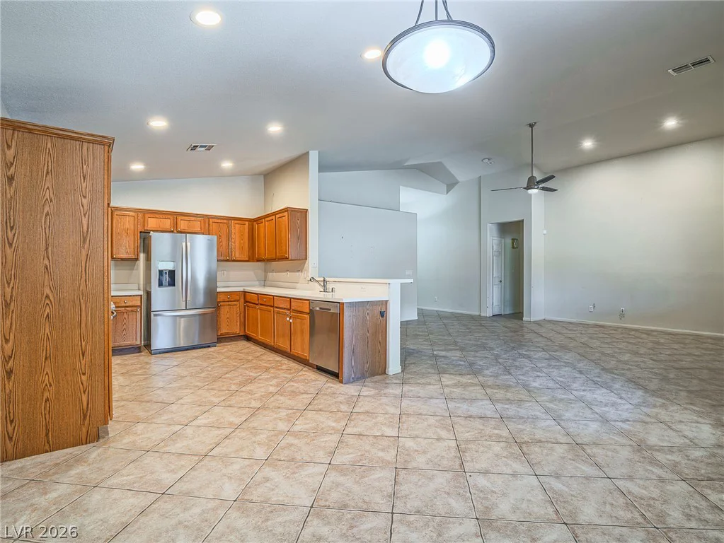 3695 Waynesvill, Las Vegas, NV 89122