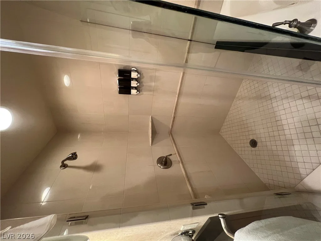 125 Harmon, Las Vegas, NV 89109