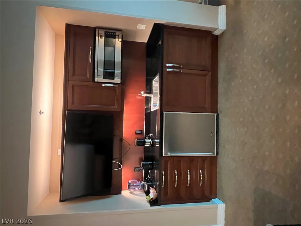 125 Harmon, Las Vegas, NV 89109
