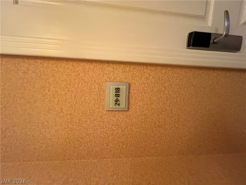 125 Harmon, Las Vegas, NV 89109