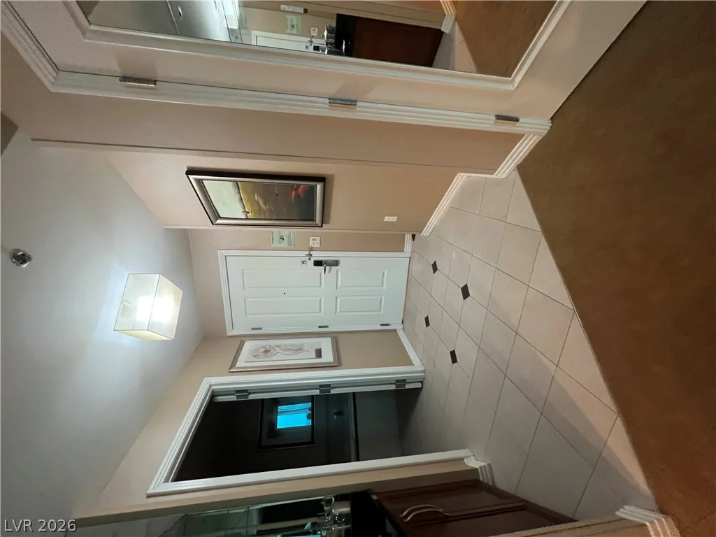 125 Harmon, Las Vegas, NV 89109