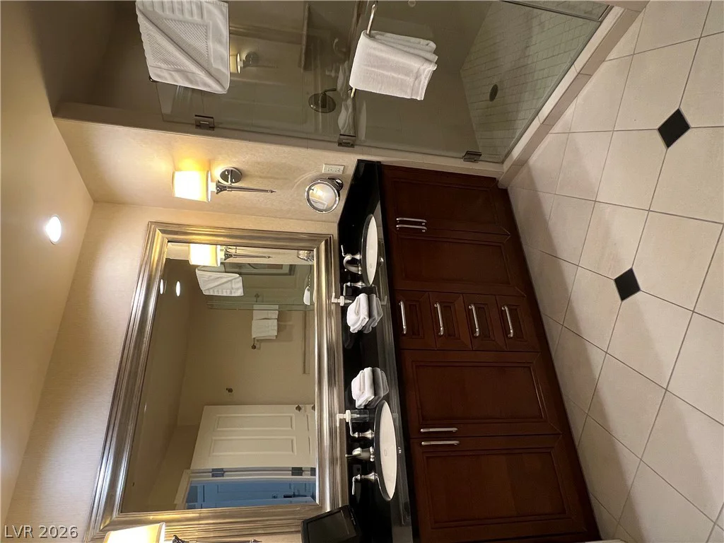 125 Harmon, Las Vegas, NV 89109