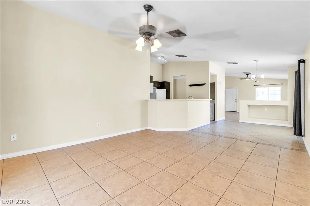 6673 Diamond Care, Las Vegas, NV 89122