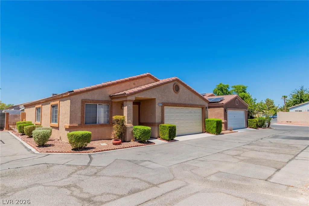 6673 Diamond Care, Las Vegas, NV 89122