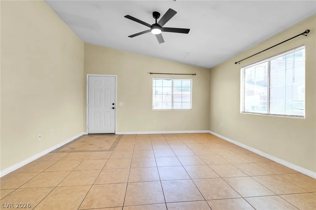 6673 Diamond Care, Las Vegas, NV 89122